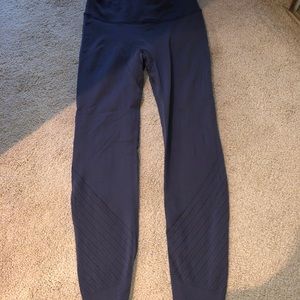 lululemon leggings LIGHT PURPLE